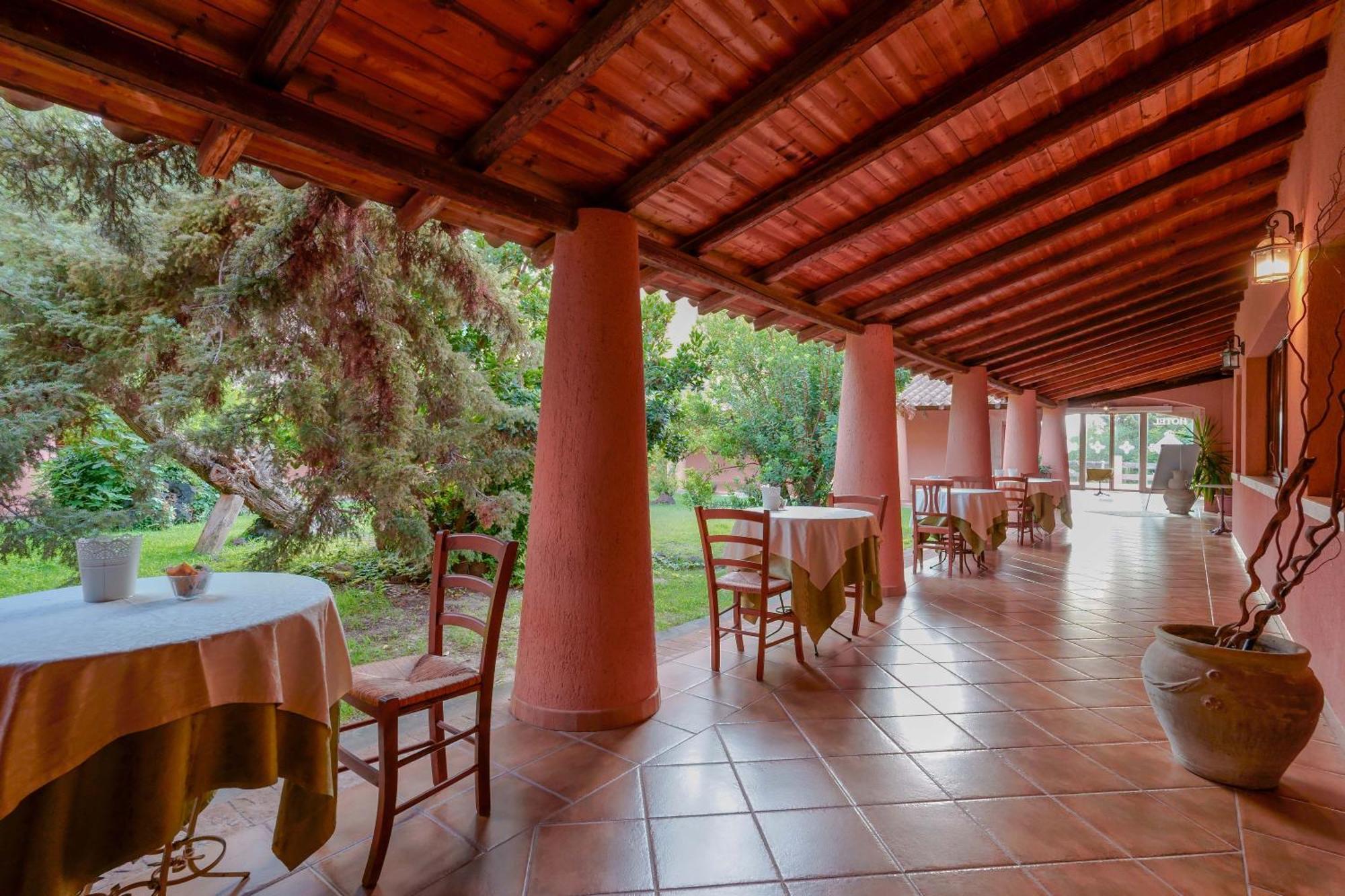 Hotel I Ginepri Quartucciu Ngoại thất bức ảnh