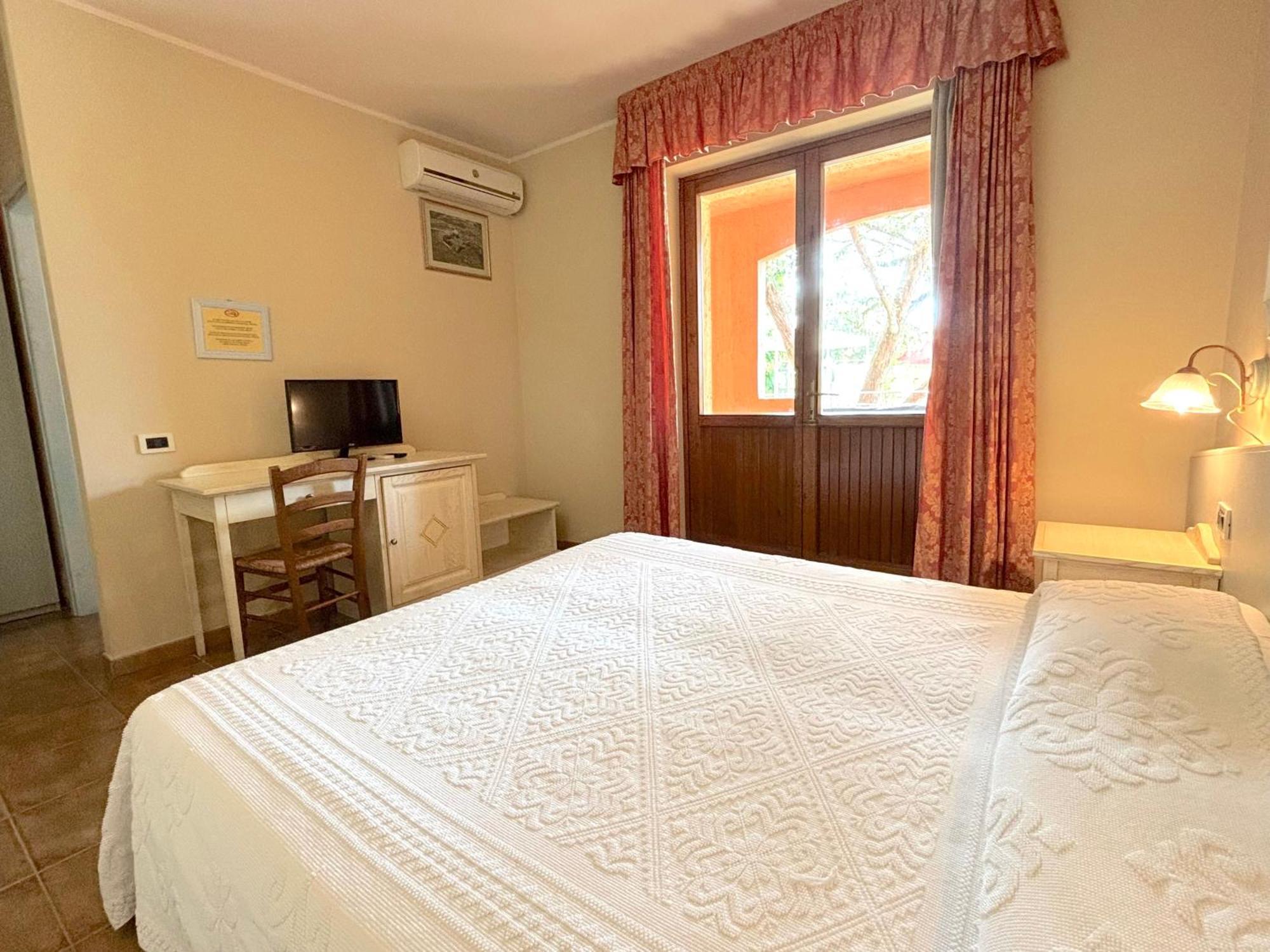 Hotel I Ginepri Quartucciu Ngoại thất bức ảnh